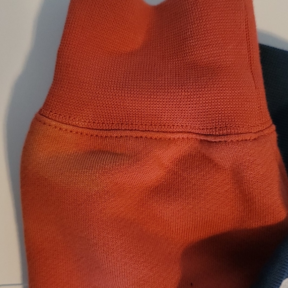 Champion Sweater - Picture 4 of 4